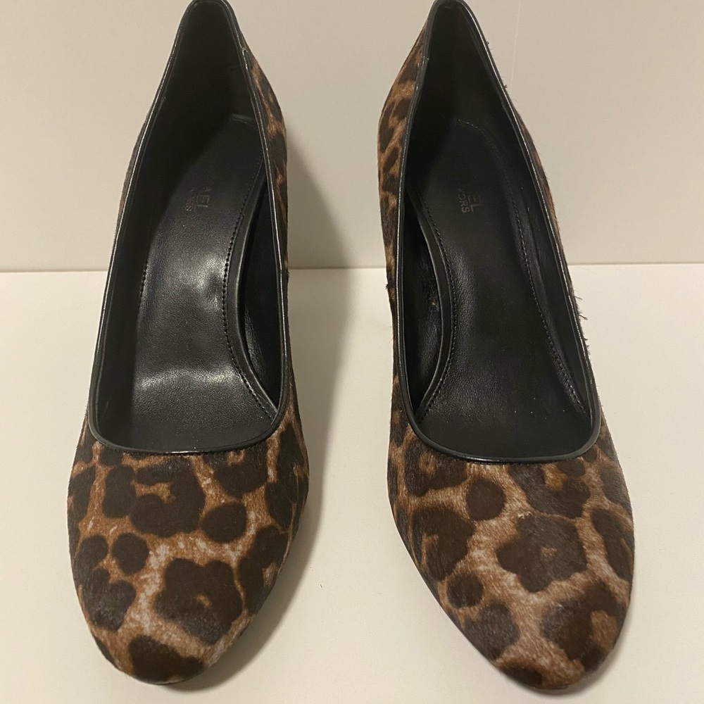 NWT Michael Kors Leopard Calfhair pumps